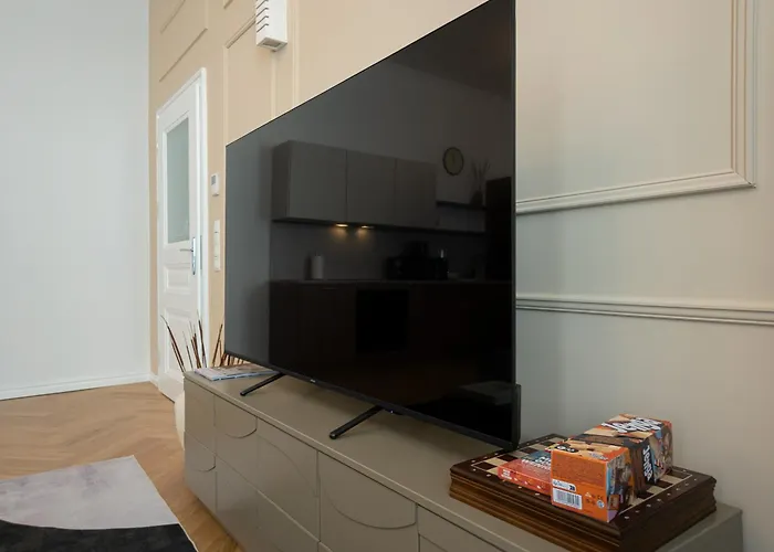 Stylish 2-bedroom In Landstrasse Appartamento