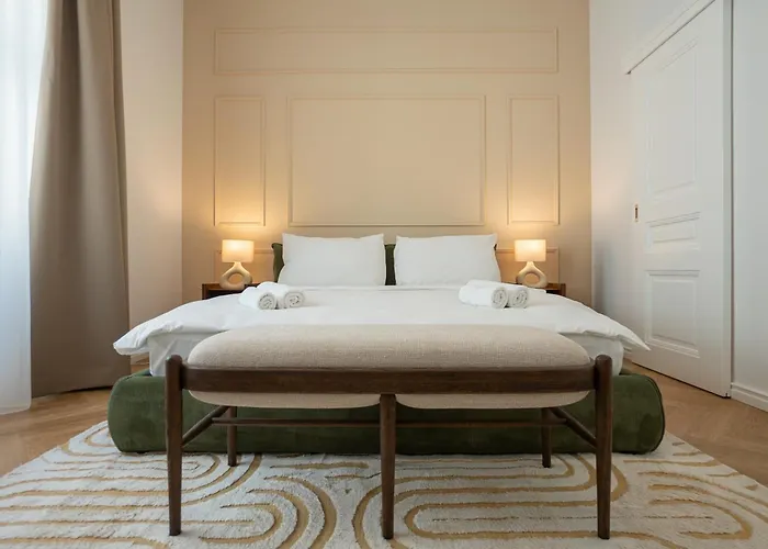 Stylish 2-bedroom In Landstrasse